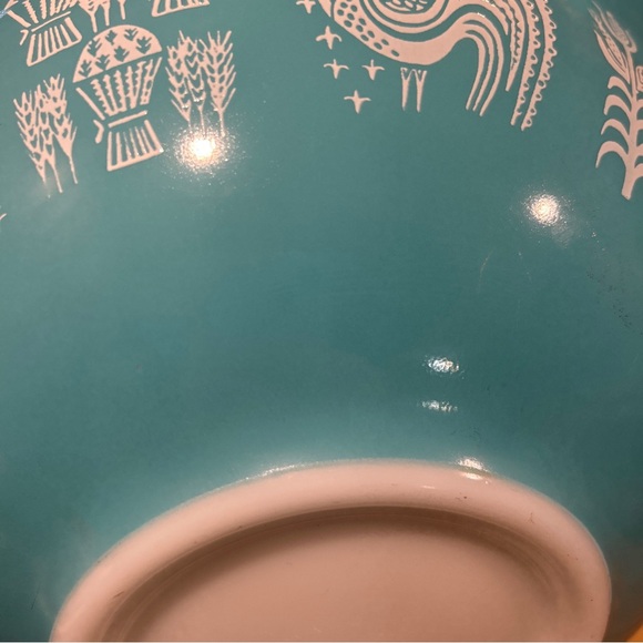 Pyrex Amish Turquoise BUTTERPRINT 444 Cinderella Mixing Bowl 4 Qt. - Picture 7 of 7